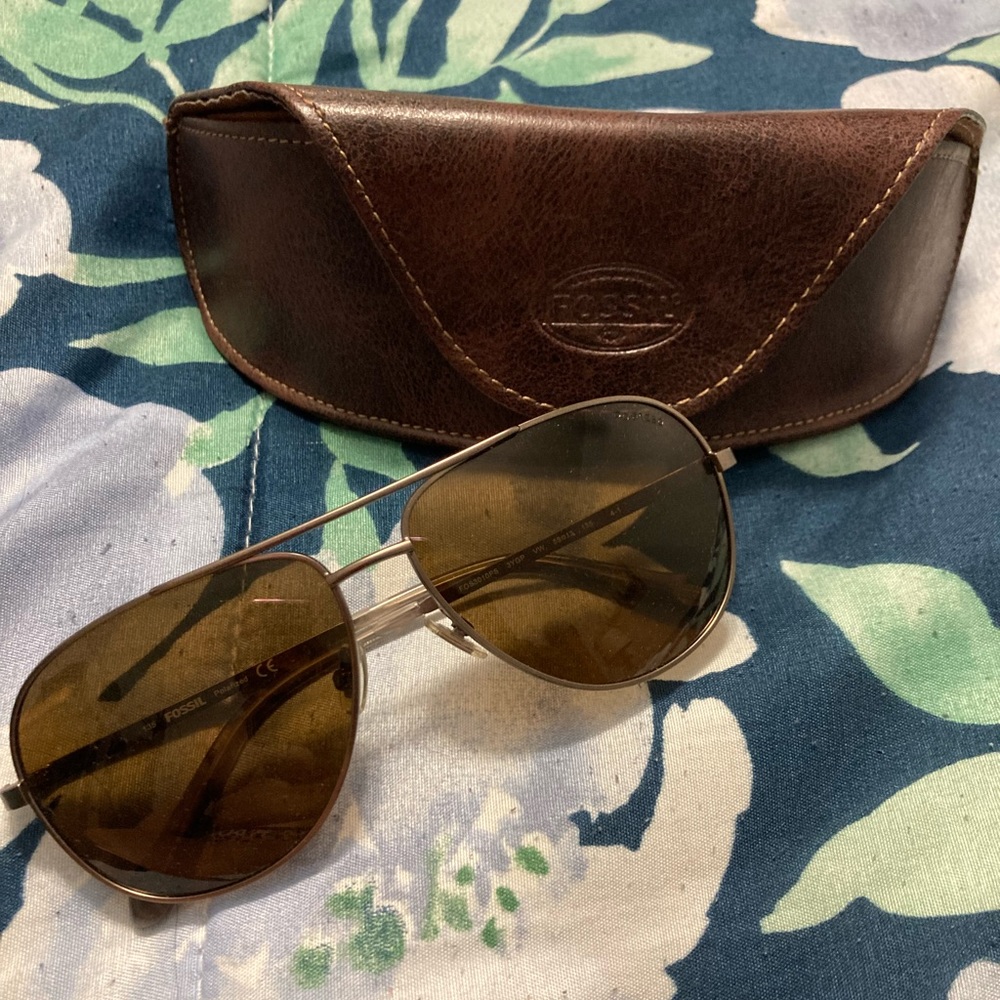 NWOT Fossil polarized sunglasses